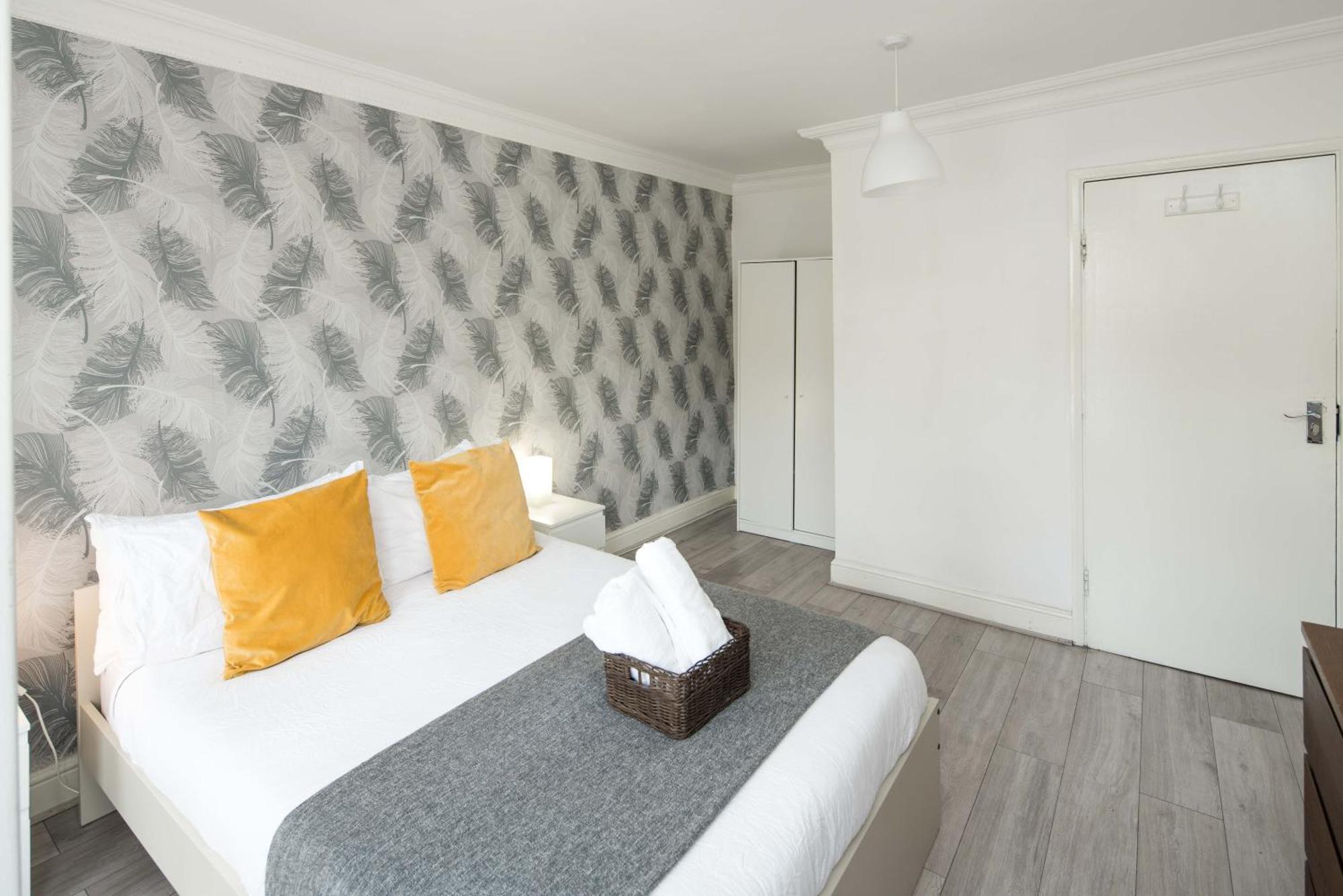 Private Double Room Shared Bathroom Near City Centre Londyn Zewnętrze zdjęcie